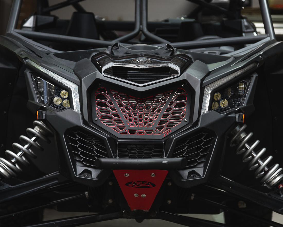 Canam_x3_Grille-1